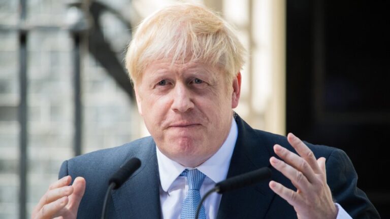 Boris Johnson jiddaħħal l-isptar minħabba li s-sintomi tal-coronavirus għadhom persisteni