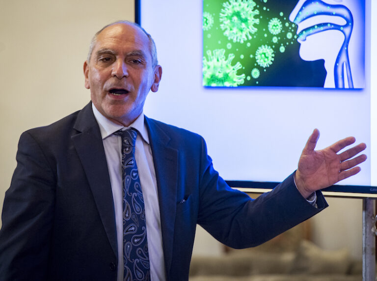 “Il-virus minnu nnifsu mhux intelliġenti u jekk ma niftħulux il-bieb mhux se jidħol”