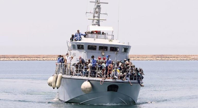 Il-Gwardja tal-Kosta Libjana tinterċetta dgħajsa b’400 immigrant; Din is-sena waqqfu aktar minn 3,000 immigrant