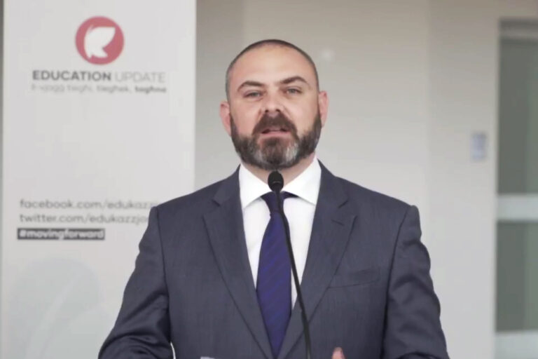 123 tablets u laptops u  132 aċċess għall-internet bla ħlas lil studenti vulnerabbli