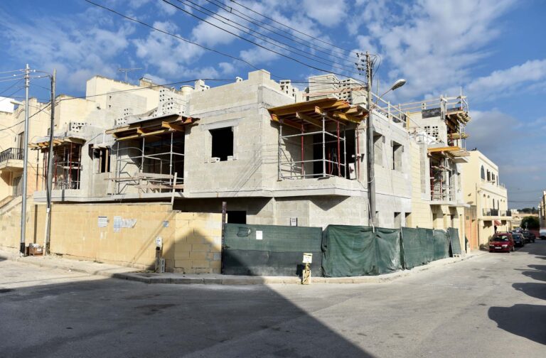 Ix-xogħol tal-ġebla f’żewġ siti ta’ akkomodazzjoni soċjali f’Ħal Kirkop jinsab fi stadju avvanzat
