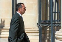 “Se mmur Kastilja nitolbu €100,000” – Melvin Theuma jinstema’ jirreferi għal Keith Schembri f’recording li nstema’ fil-ġuri