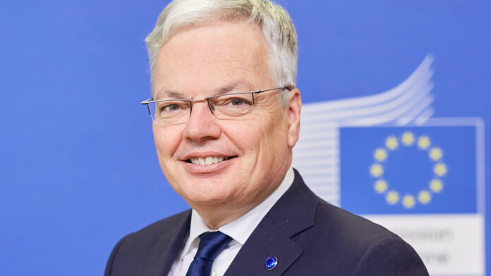 Photo de groupe du cabinet Reynders et portraits de ses memebres (pour la page web)