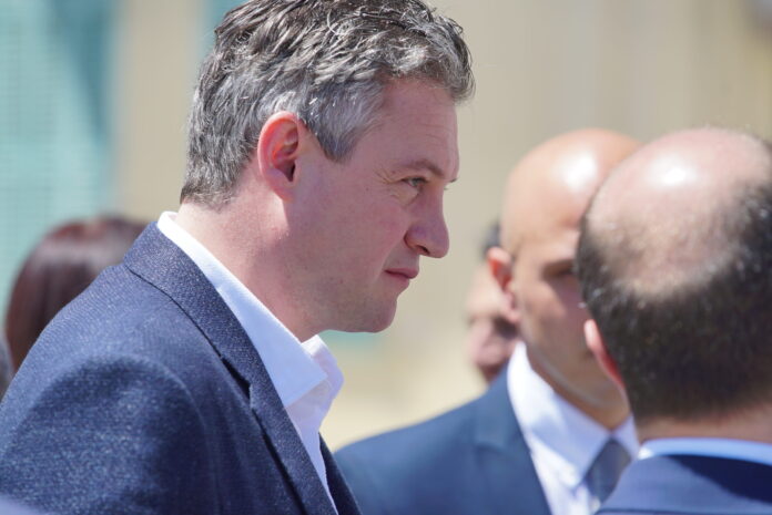 konrad-mizzi-10