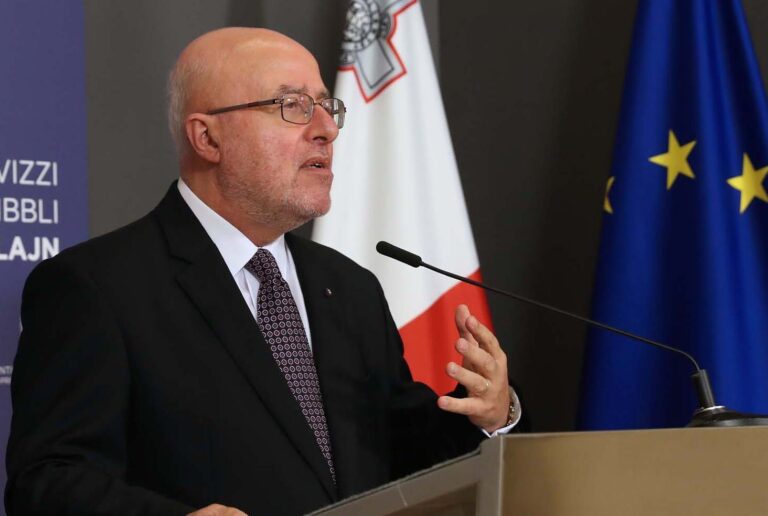 Jitnedew aktar servizzi governattivi aċċessibbli mill-mowbajl; Total ta’ 1,200 servizz