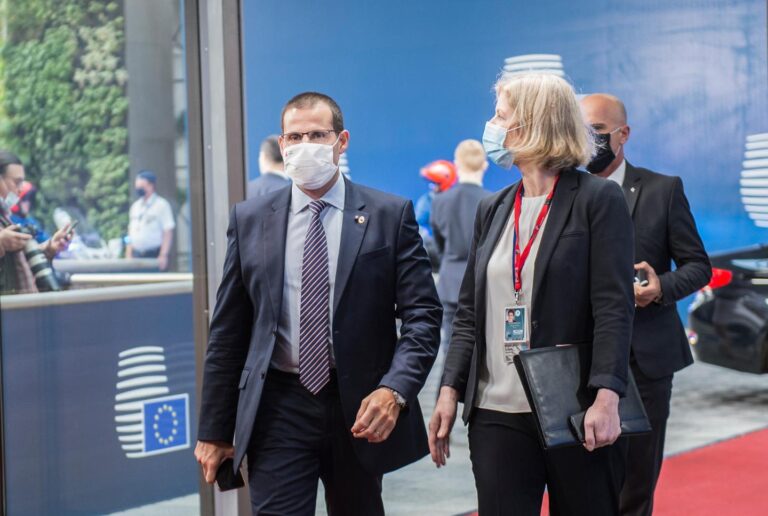 Il-PM jissokta bl-impenji tiegħu waqt is-Summit Speċjali Ewropew