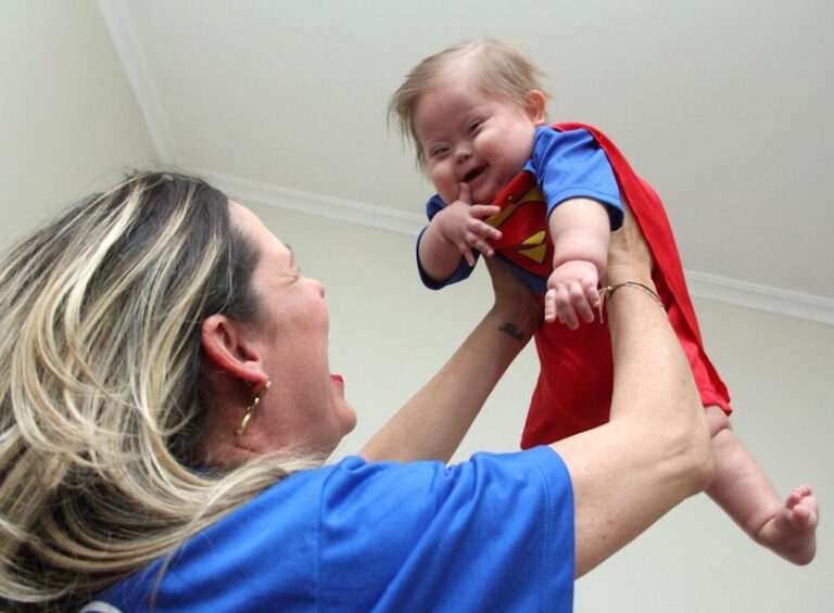 It-tifel bid-Down Syndrome li qasam il-qlub tas-segwaċi … qiegħed l-isptar bil-Covid-19
