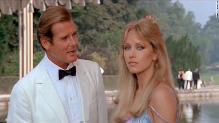 L-aġent ta’ Tanya Roberts jgħid li l-attriċi għadha ħajja imma f’qagħda kritika