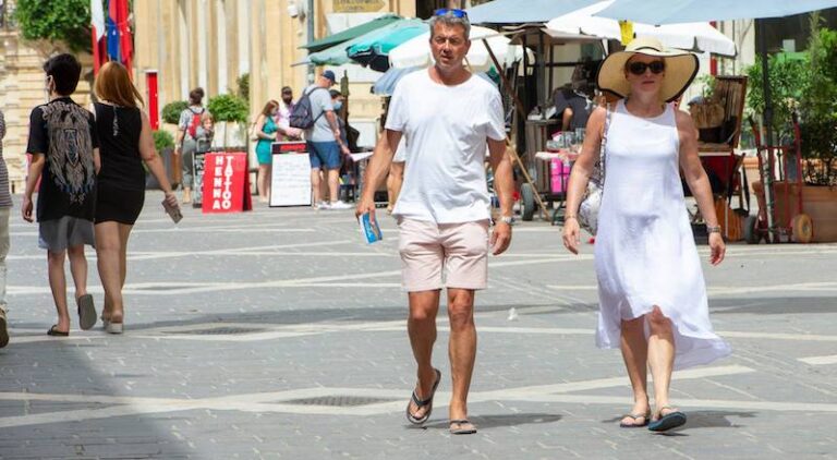 Il-każi attivi jibqgħu jonqsu
