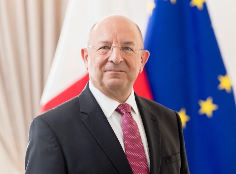 Il-Ministru Michael Farrugia pożittiv għall-Covid-19