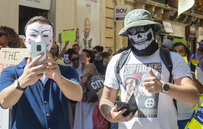 protesta-belt-1