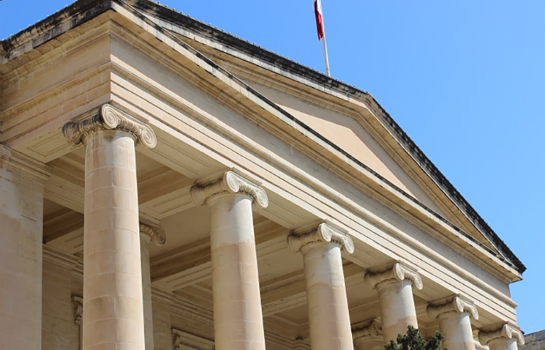 Żagħżugħ mixli li stupra żewġ tfajliet f’jumejn