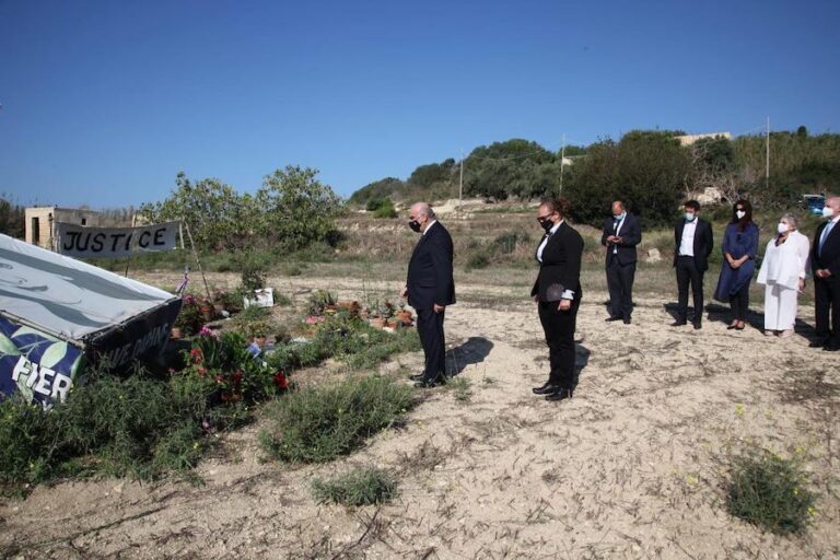 Il-President iżur il-post fejn inqatlet Daphne Caruana Galizia