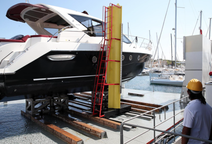 yacht