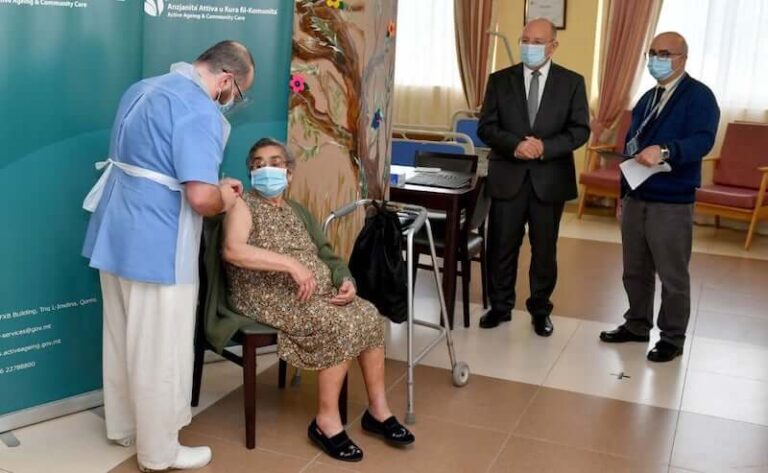 Jitlesta l-proċess ta’ tilqim tad-doża tal-booster fid-djar tal-anzjani