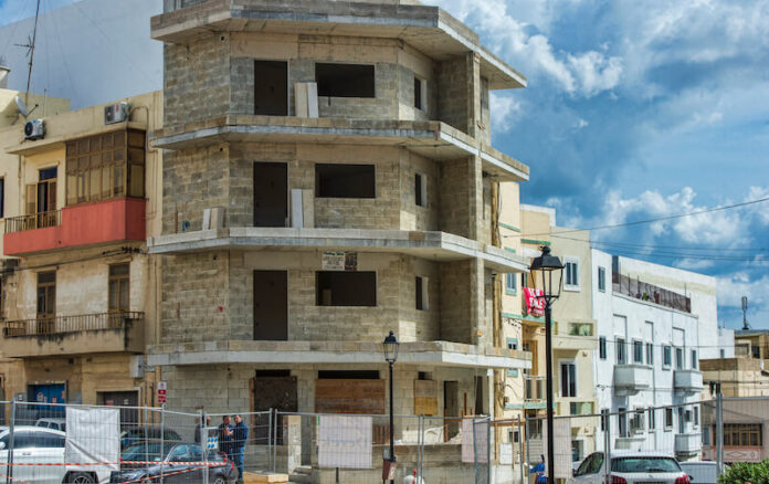 sit ta' kostruzzjoni ħamrun