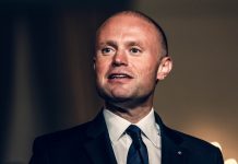 “Huwa fi ħsiebi li fil-jiem li ġejjin nitkellem u nneħħi ż-żrar li għandi fiż-żarbun u li ilni nissaporti għal dawn l-aħħar 6 snin b’rispett lejn l-istituzzjonijiet” – l-eks PM Joseph Muscat
