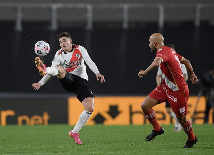 Copa Libertadores - Round of 16 - First leg - River Plate v Argentinos Juniors