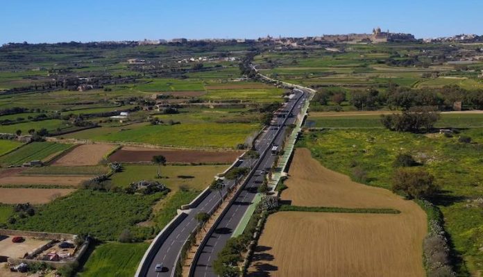 central link