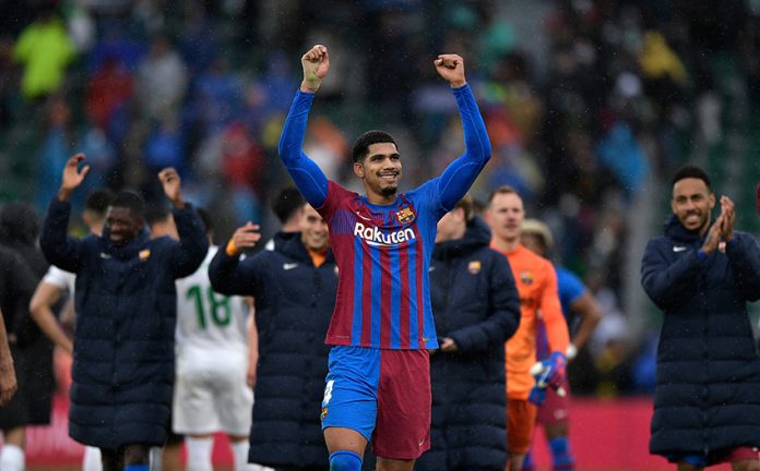 LaLiga - Elche v Barcelona