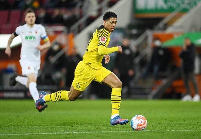 Bundesliga - FC Augsburg v Borussia Dortmund