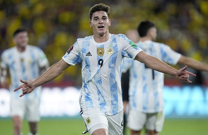 World Cup - South American Qualifiers - Ecuador v Argentina