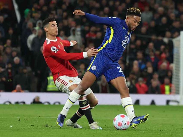 Premier League - Manchester United v Chelsea