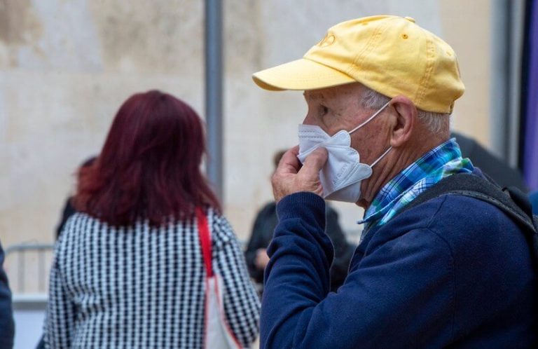 Il-każi attivi jinżlu taħt l-2,700 u jmutu tnejn 