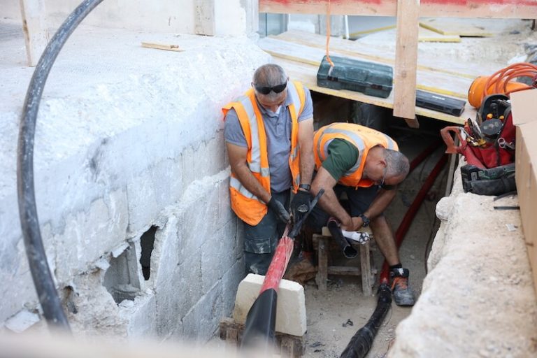 46 jointer tal-Enemalta jiksbu ċertifikat f’taħriġ speċjalizzat