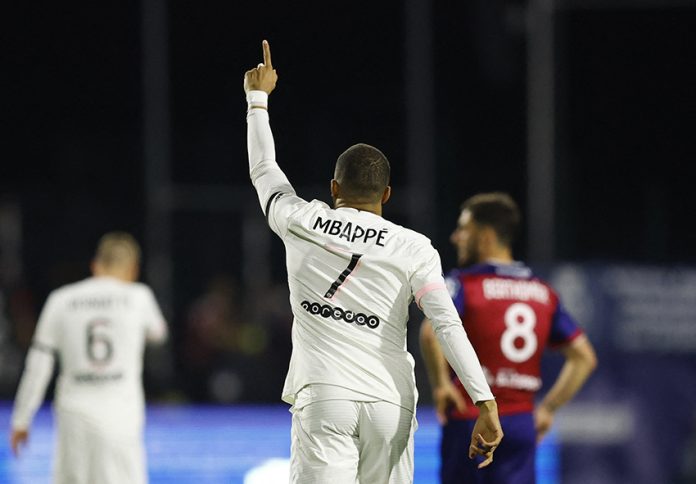 Ligue 1 - Clermont v Paris St Germain