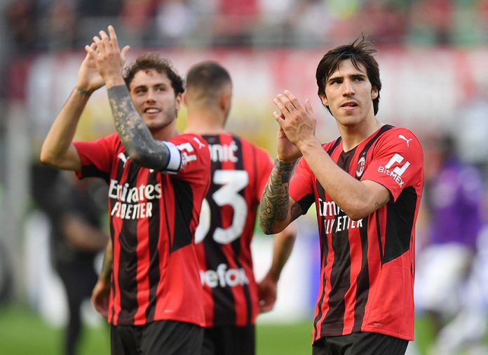 Serie A - AC Milan v Fiorentina