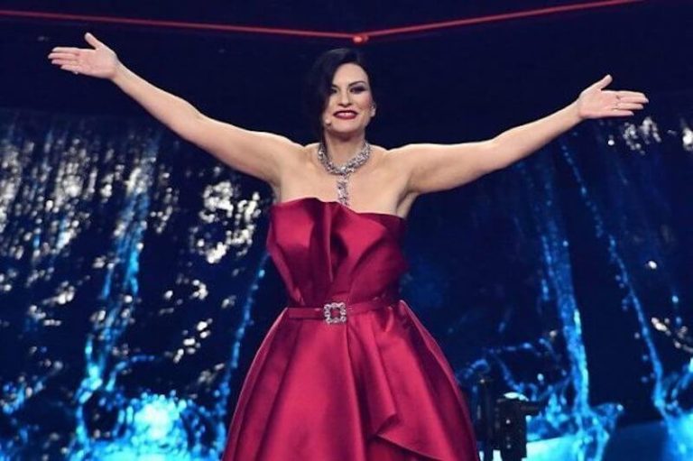 Laura Pausini rriżultat pożittiva għall-Covid