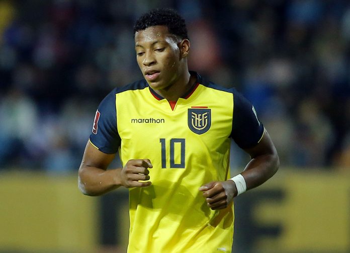 World Cup - South American Qualifiers - Uruguay v Ecuador