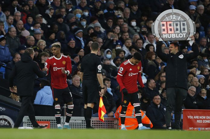 Premier League - Manchester City v Manchester United