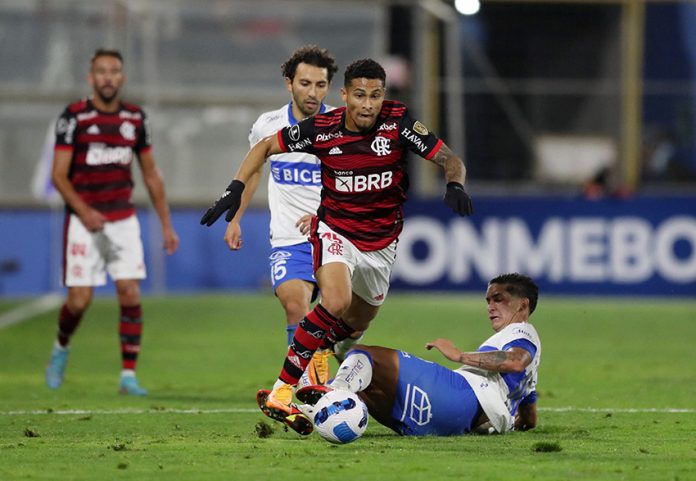 Copa Libertadores - Group H - Universidad Catolica v Flamengo