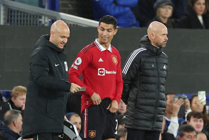 Premier League - Everton v Manchester United