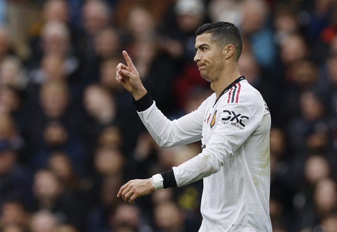 Premier League - Aston Villa v Manchester United
