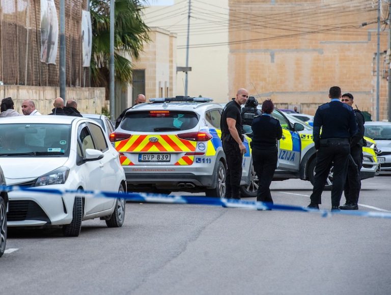 GĦALIEX KELLNA NASLU S’HAWN?