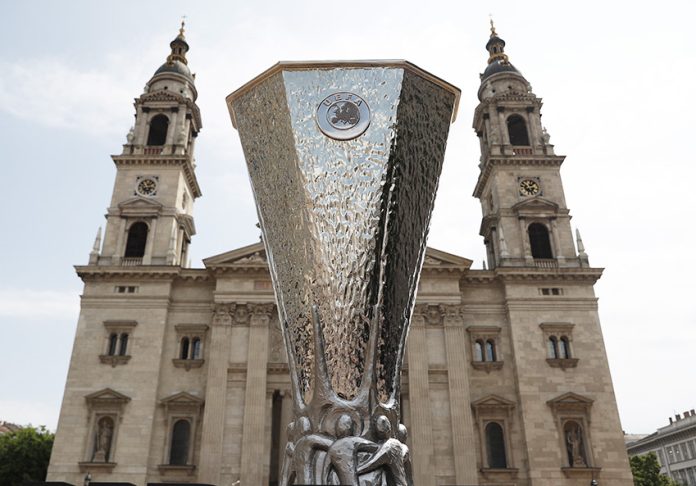 Europa League - Final - Sevilla v AS Roma - Fans gather ahead of the Europa League Final