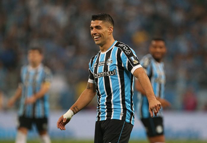 Brasileiro Championship - Gremio v Internacional