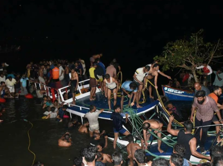 Minn tal-inqas 22 mejta wara li nqalbet dgħajsa bit-turisti fl-Indja