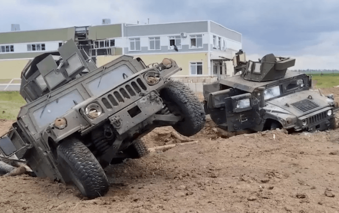 ukrajna - Humvees