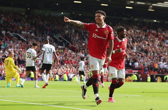 Premier League - Manchester United v Fulham