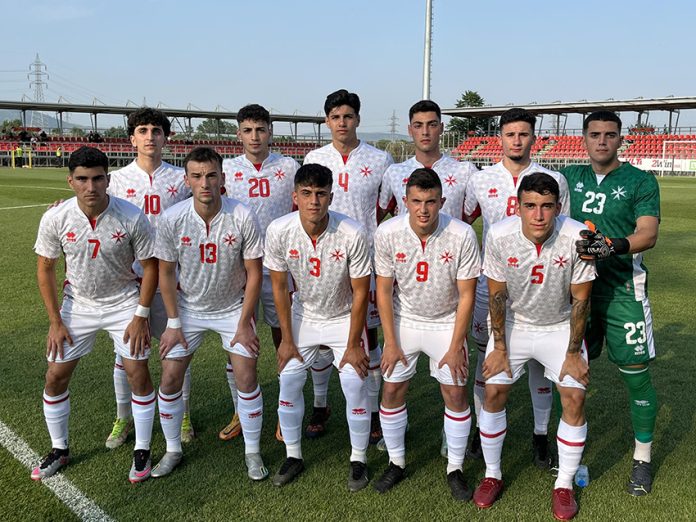U21