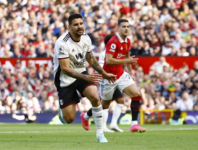 Premier League - Manchester United v Fulham