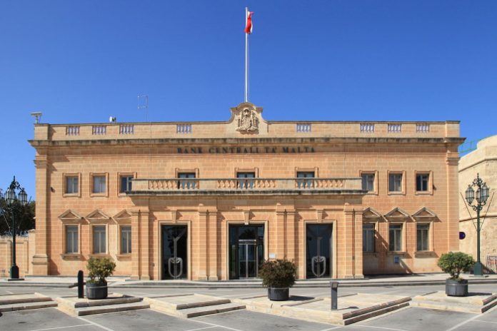 Malta_-_Valletta_-_Triq_il-Papa_Piju_V_-_Central_Bank_of_Malta_03_ies