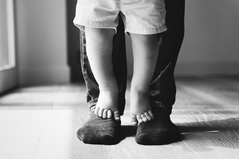 Missier jitlob lill-Qorti twaqqaf il-proċeduri ta’ vjolenza domestika kontra l-eks sieħba tiegħu minħabba binhom ta’ seba’ xhur