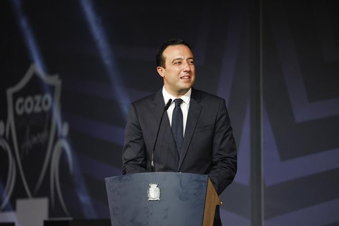 Ministru