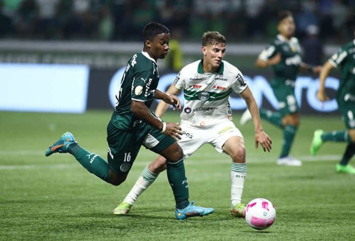 Brasileiro Championship - Palmeiras v Coritiba