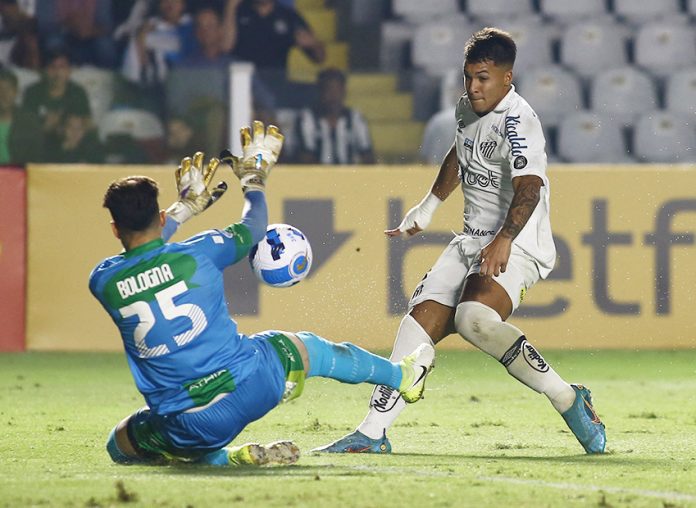 Copa Sudamericana - Group C - Santos v Banfield
